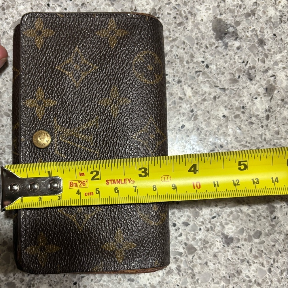 Louis Vuitton Wallet - Authentic - Picture 14 of 16